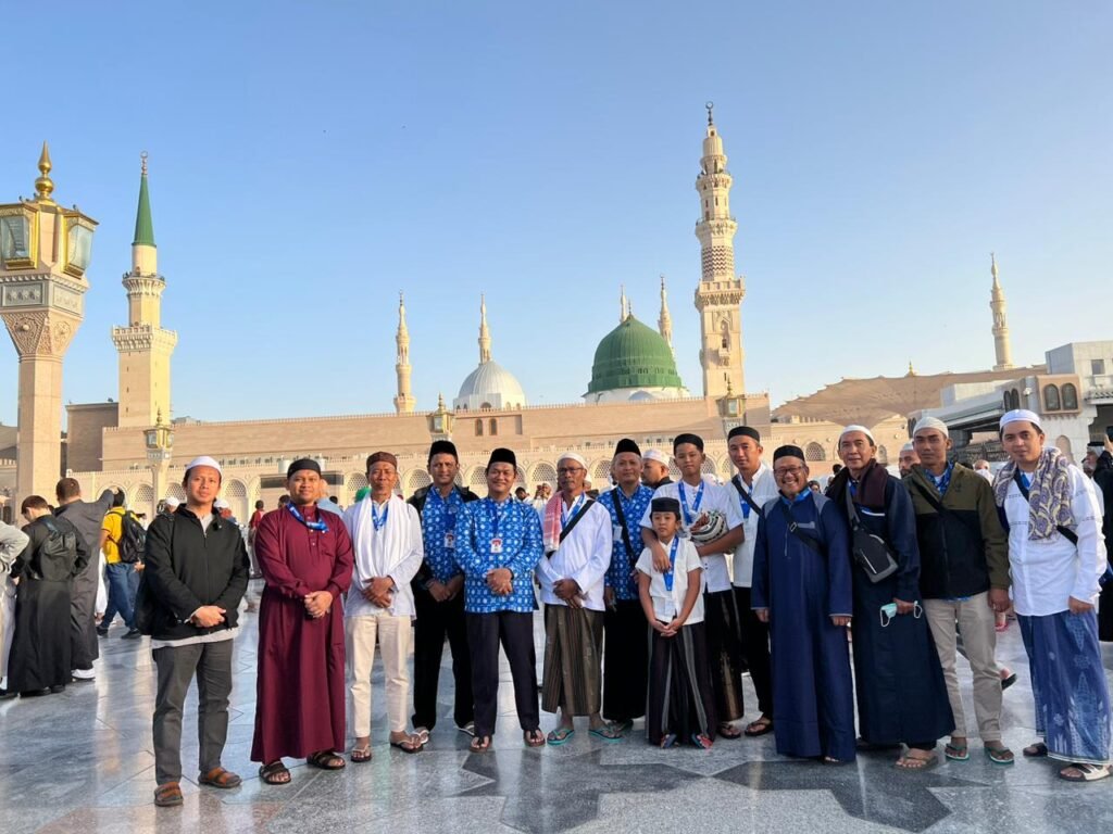 Spiritual Journey: Umroh Bersama Ketua Pimpinan Daerah Muhammadiyah Gresik